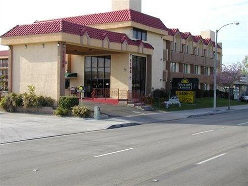 Budget Inn Anaheim/סנטה אנה מראה חיצוני תמונה